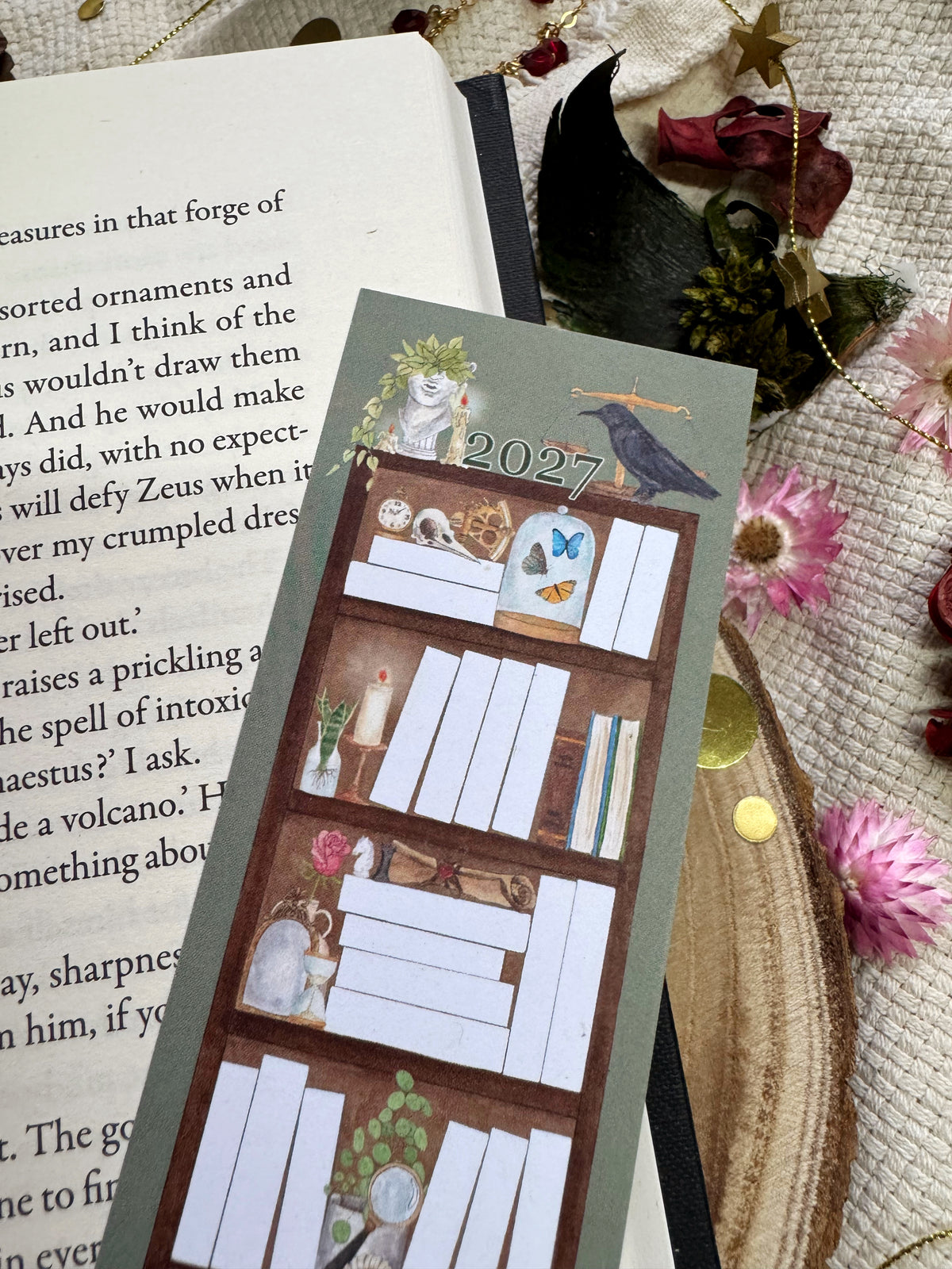 2027 - Academia 50 Book Reading Tracker Bookmark