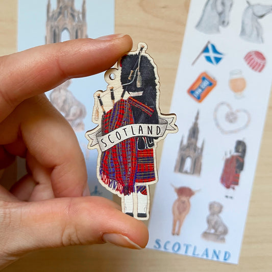 Bagpiper - Wooden Keyring